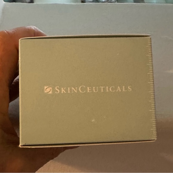 Skinceuticals Triple Lipid Restore 2:4:2. 1.6 oz. Brand new, never opened! - Picture 2 of 4